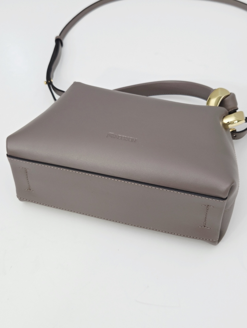 JW ANDERSON THE JWA SMALL CORNER BAG - TAUPE LEATHER - Picture 12 of 15